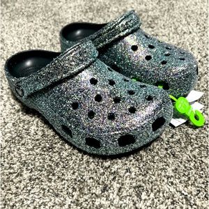 Crocs. NWT.